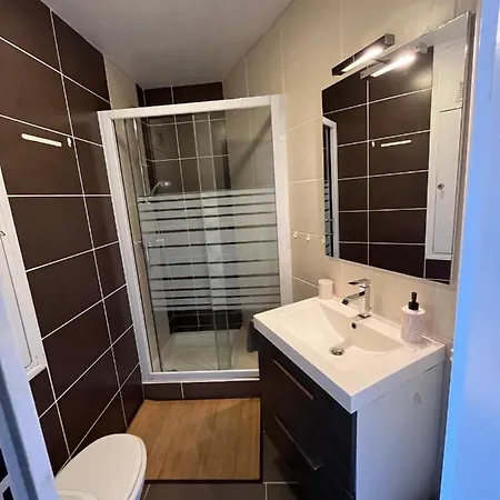 Appartement Au Bonheur - Praloup 1600 - Au Cœur De La Station Et Au Pied Des Pistes - La Voile Des Neiges - Parking Commun Privé - Local *